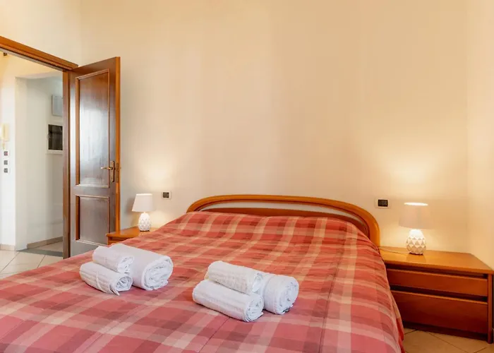 Nazario Sauro - By The Walls